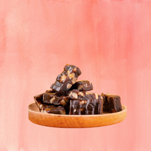將圖片載入圖庫檢視器 CHAFADO Black Dates & Walnut Gum丨椿華堂 南棗核桃糕